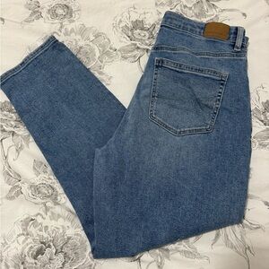 American Eagle Mom Jean Size 10 Short